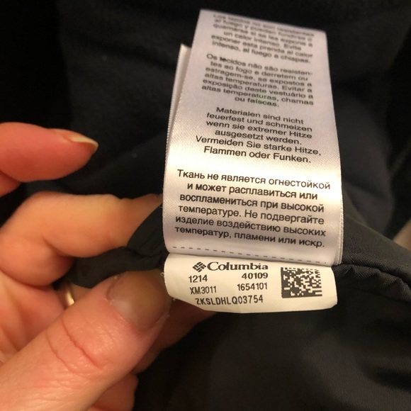 PRICE DROP! 🔥🔥Columbia XL hooded jacket black - Picture 6 of 7